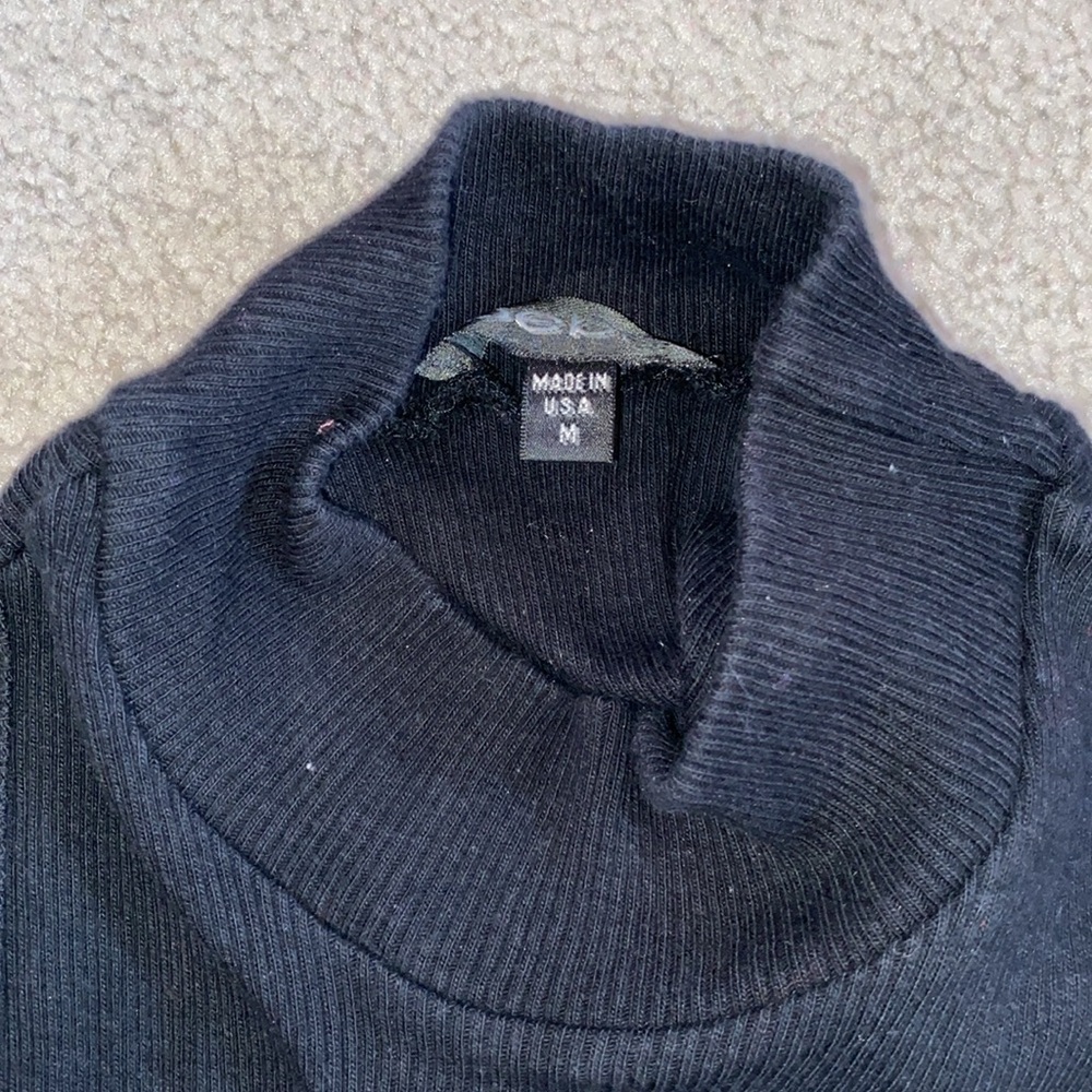 Bebe - Picture 2 of 2